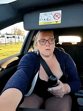 Snapshot of winniess40 chatting on 03-31-26, 06:58 winniess40 online show from 03-31-26, 06:58