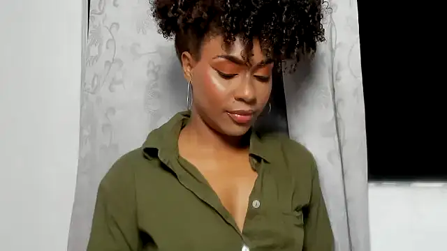 Snapshot of thaimy_ chatting on 11-03-25, 01:51 thaimy online show from 11-03-25, 01:51