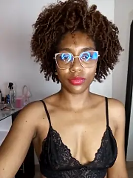 thaimy  online show from 04-14-26, 03:01