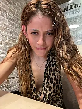 Snapshot of alana15 chatting on 01-23-25, 06:45 alana15 online show from 01-23-25, 06:45