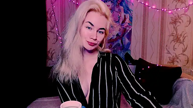 Snapshot of xxxcharismaaa chatting on 06-15-26, 02:47 xxxcharismaaa online show from 06-15-26, 02:47