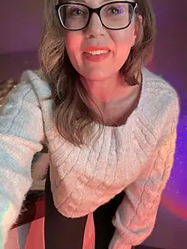 Snapshot of MaiseKnox chatting on 01-07-25, 11:56 MaiseKnox online show from 01-07-25, 11:56