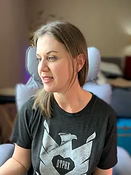 MaiseKnox online show from 04-12-26, 05:40