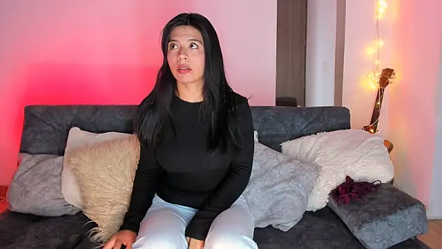 Snapshot of angiebutt chatting on 01-15-26, 02:27 angiebutt online show from 01-15-26, 02:27