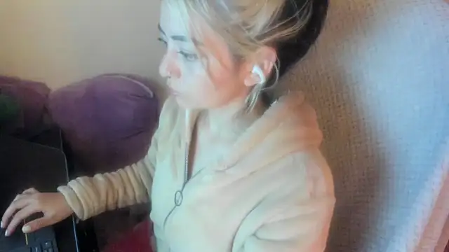 Sammysammy  online show from 06-19-26, 11:14