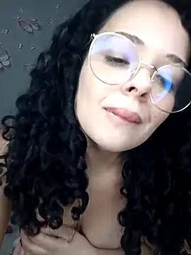 Snapshot of NinaSweet2 chatting on 04-13-26, 04:18 NinaSweet2 online show from 04-13-26, 04:18