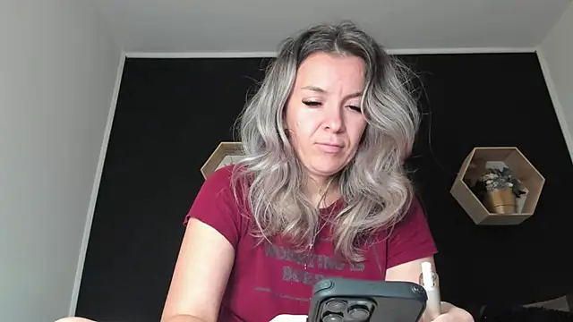 Snapshot of Alesys69 chatting on 09-28-25, 10:04 Alesys69 online show from 09-28-25, 10:04
