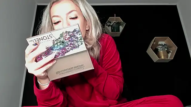 Snapshot of Alesys69 chatting on 11-10-25, 04:22 Alesys69 online show from 11-10-25, 04:22