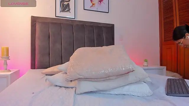 isa bunny online show from 01-23-25, 05:56