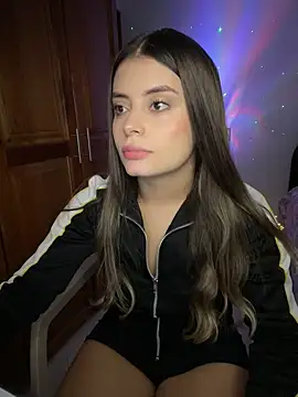 Snapshot of Miss_valeriaa chatting on 02-15-25, 11:25 Miss valeriaa online show from 02-15-25, 11:25