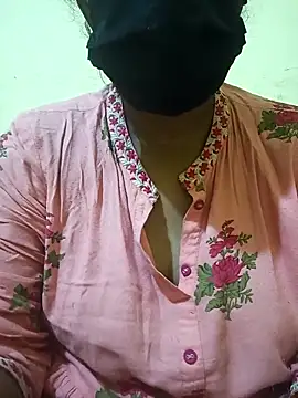 Snapshot of teddy-143 chatting on 11-15-25, 07:10 teddy-143 online show from 11-15-25, 07:10