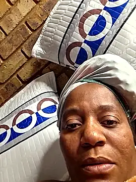 Snapshot of Galcraze chatting on 09-22-25, 01:29 Galcraze online show from 09-22-25, 01:29