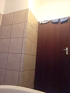 Snapshot of Galcraze chatting on 12-21-25, 12:34 Galcraze online show from 12-21-25, 12:34