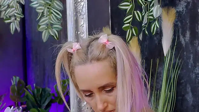 IsabelleEthan online show from 02-11-25, 06:51