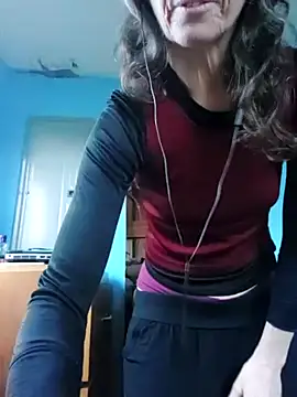 Snapshot of SexyRach75 chatting on 12-17-25, 04:02 SexyRach75 online show from 12-17-25, 04:02