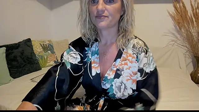 Jadore able online show from 09-11-25, 01:39