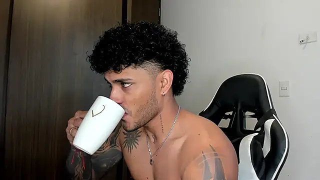 Alessandro Vanni online show from 01-31-25, 01:02