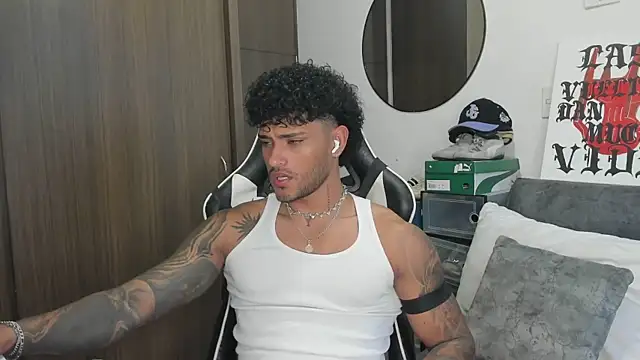 Alessandro Vanni online show from 09-30-25, 01:05