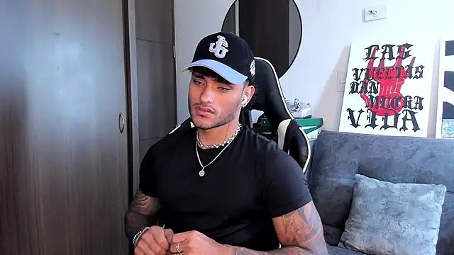 Alessandro Vanni online show from 10-06-25, 01:41