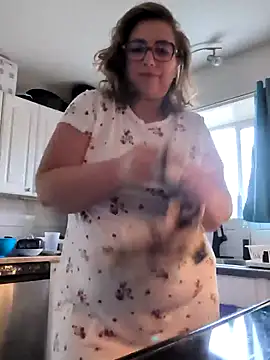 Snapshot of Canadian_BBW chatting on 11-29-25, 08:01 Canadian BBW online show from 11-29-25, 08:01