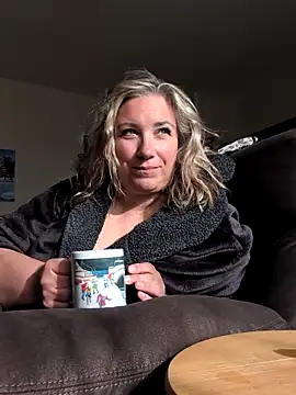 Snapshot of Canadian_BBW chatting on 06-04-26, 02:23 Canadian BBW online show from 06-04-26, 02:23