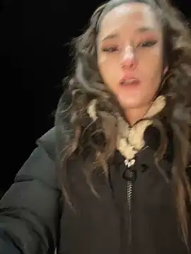 joanaelaa online show from 12-19-24, 08:55