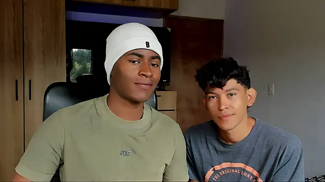 Snapshot of CrissBrownxxx chatting on 06-25-26, 01:48 CrissBrownxxx online show from 06-25-26, 01:48
