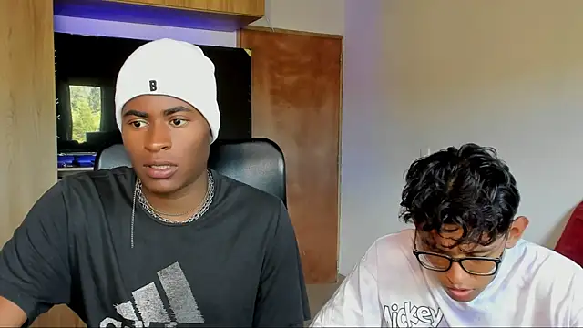 Snapshot of CrissBrownxxx chatting on 07-05-26, 07:32 CrissBrownxxx online show from 07-05-26, 07:32