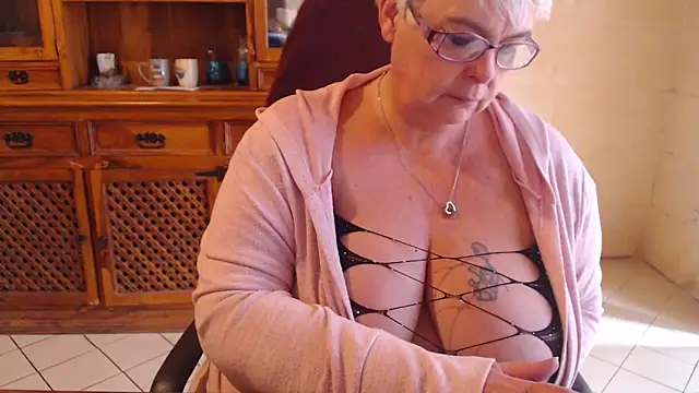 MISS LINDAH online show from 02-07-25, 08:55