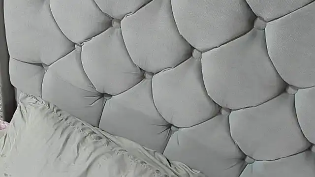 Imannejulienne online show from 03-12-26, 11:44