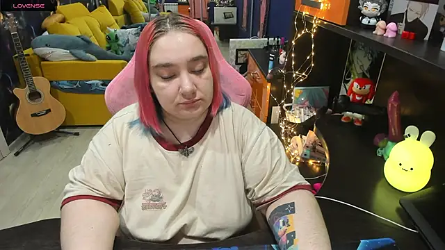 Softie Sofy online show from 02-13-25, 02:23