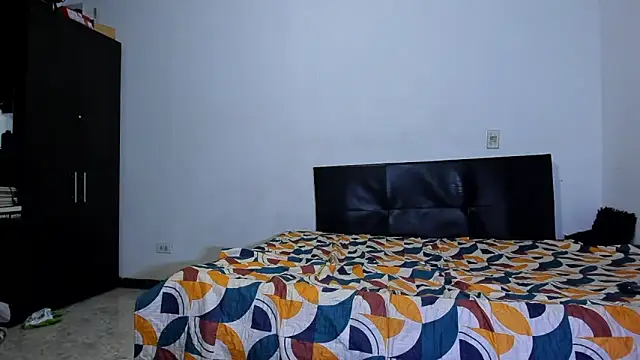 Snapshot of ares_sexxx chatting on 02-20-26, 01:24 ares sexxx online show from 02-20-26, 01:24