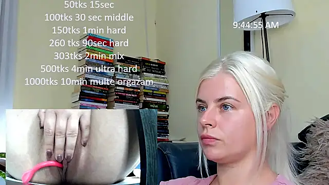 Snapshot of queenofthenighttt chatting on 07-10-26, 07:45 queenofthenighttt online show from 07-10-26, 07:45