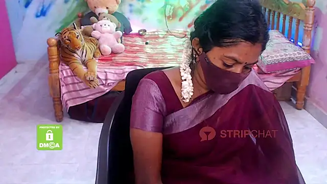 Snapshot of Novapol chatting on 12-15-24, 05:20 Novapol online show from 12-15-24, 05:20