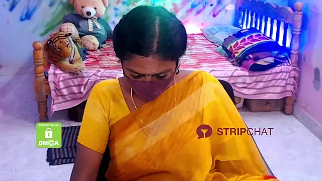 Snapshot of Novapol chatting on 01-10-25, 05:47 Novapol online show from 01-10-25, 05:47