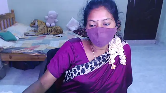 Snapshot of Novapol chatting on 07-02-26, 05:52 Novapol online show from 07-02-26, 05:52