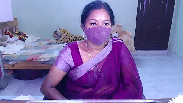 Snapshot of Novapol chatting on 07-05-26, 05:58 Novapol online show from 07-05-26, 05:58