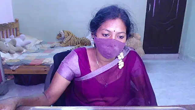 Snapshot of Novapol chatting on 07-05-26, 06:15 Novapol online show from 07-05-26, 06:15