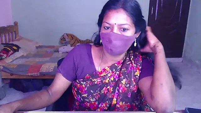 Snapshot of Novapol chatting on 07-10-26, 06:50 Novapol online show from 07-10-26, 06:50