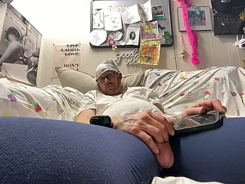 Snapshot of CLoSpunkmeyer69 chatting on 10-25-25, 10:34 CLoSpunkmeyer69 online show from 10-25-25, 10:34