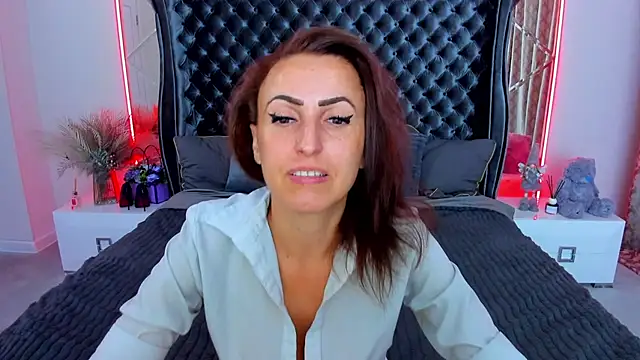 Snapshot of Rebecca_Diamond chatting on 07-06-26, 05:37 Rebecca Diamond online show from 07-06-26, 05:37