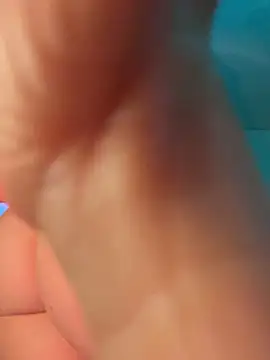 curchez  online show from 12-18-24, 01:59