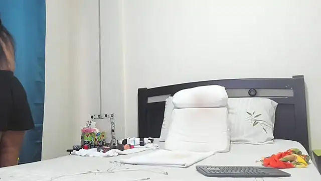 mara2020 69 online show from 11-26-25, 01:34