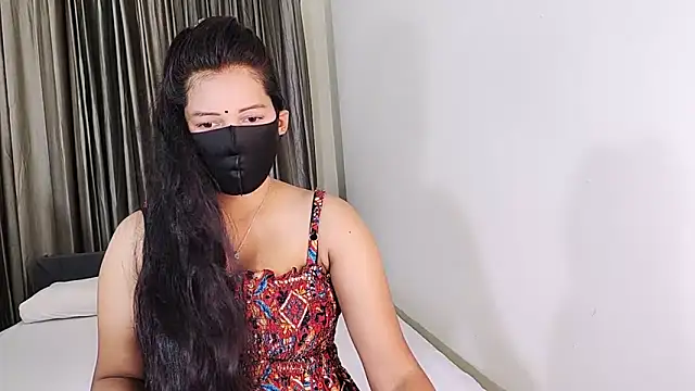 Snapshot of YourLovelyQueen chatting on 06-20-26, 06:33 YourLovelyQueen online show from 06-20-26, 06:33