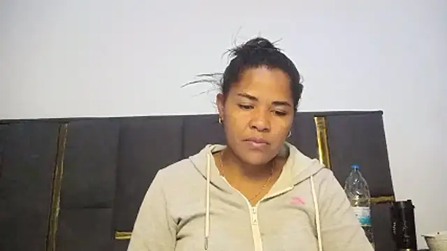 Snapshot of aleixane chatting on 06-18-26, 02:32 aleixane online show from 06-18-26, 02:32