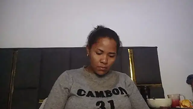 Snapshot of aleixane chatting on 07-02-26, 04:57 aleixane online show from 07-02-26, 04:57