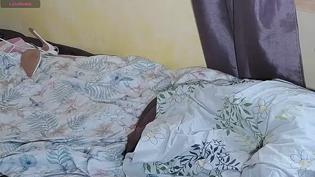 CindyJonson online show from 04-18-26, 05:44