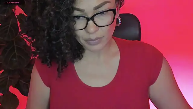 Snapshot of loving_mia chatting on 01-05-25, 12:20 loving mia online show from 01-05-25, 12:20