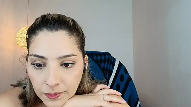 Snapshot of YummyAnna_ chatting on 07-01-26, 08:08 YummyAnna online show from 07-01-26, 08:08