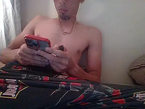 Snapshot of Rosecock69 chatting on 07-16-26, 04:07 Rosecock69 online show from 07-16-26, 04:07